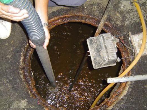 阿鲁科尔沁隔油池清理