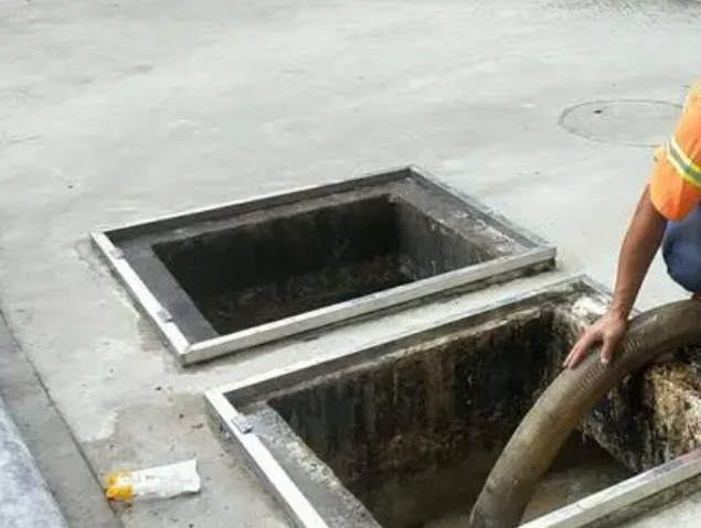 阿鲁科尔沁化粪池清理